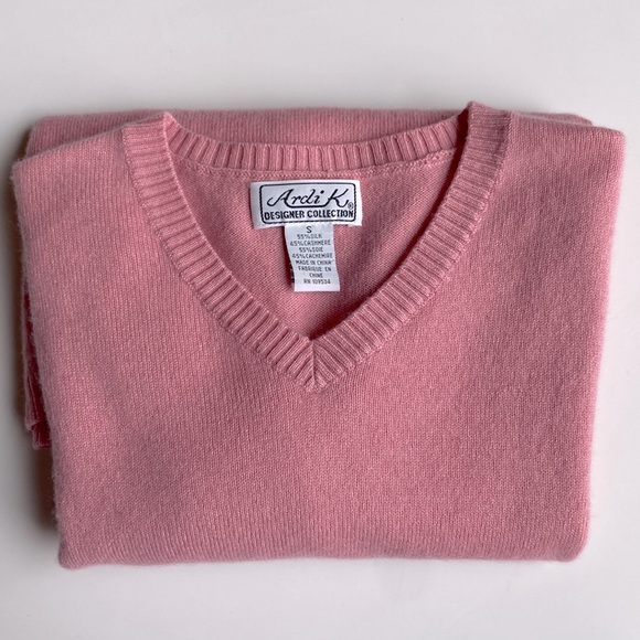 Arid K Designer Collection 🪸cashmere and silk v neck sweater - Picture 4 of 7